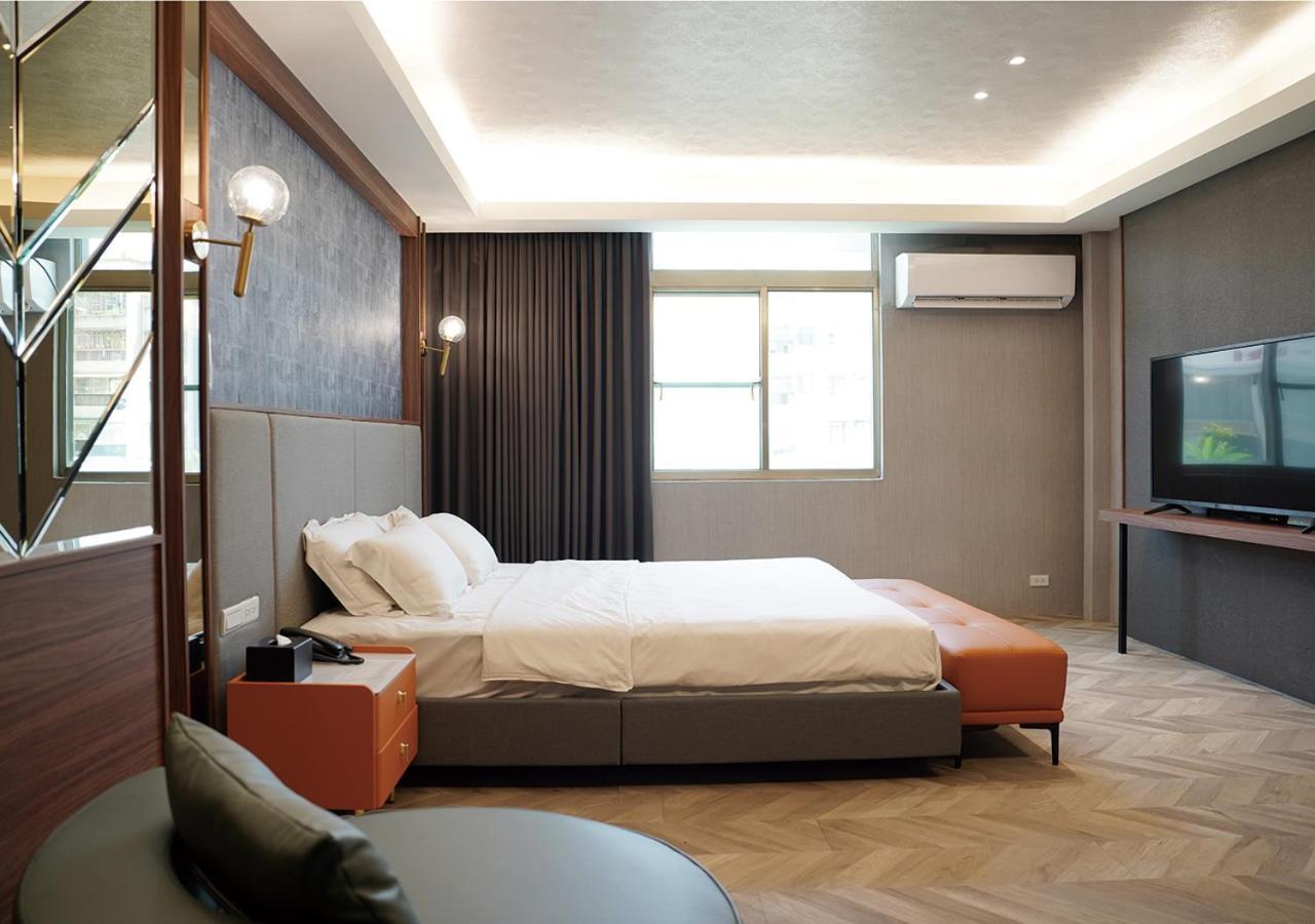 The Riverside Hotel & Motel Kaohsiung Exterior photo