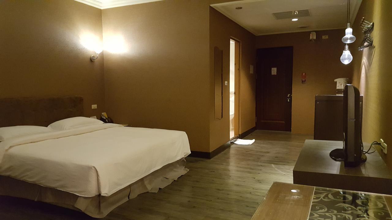 The Riverside Hotel & Motel Kaohsiung Exterior photo