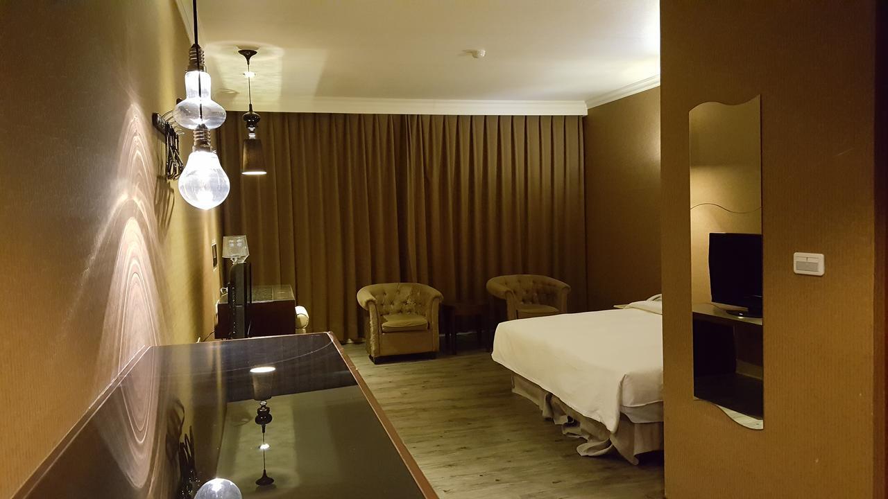 The Riverside Hotel & Motel Kaohsiung Exterior photo