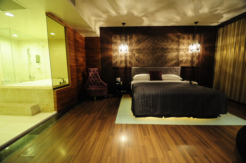 The Riverside Hotel & Motel Kaohsiung Exterior photo