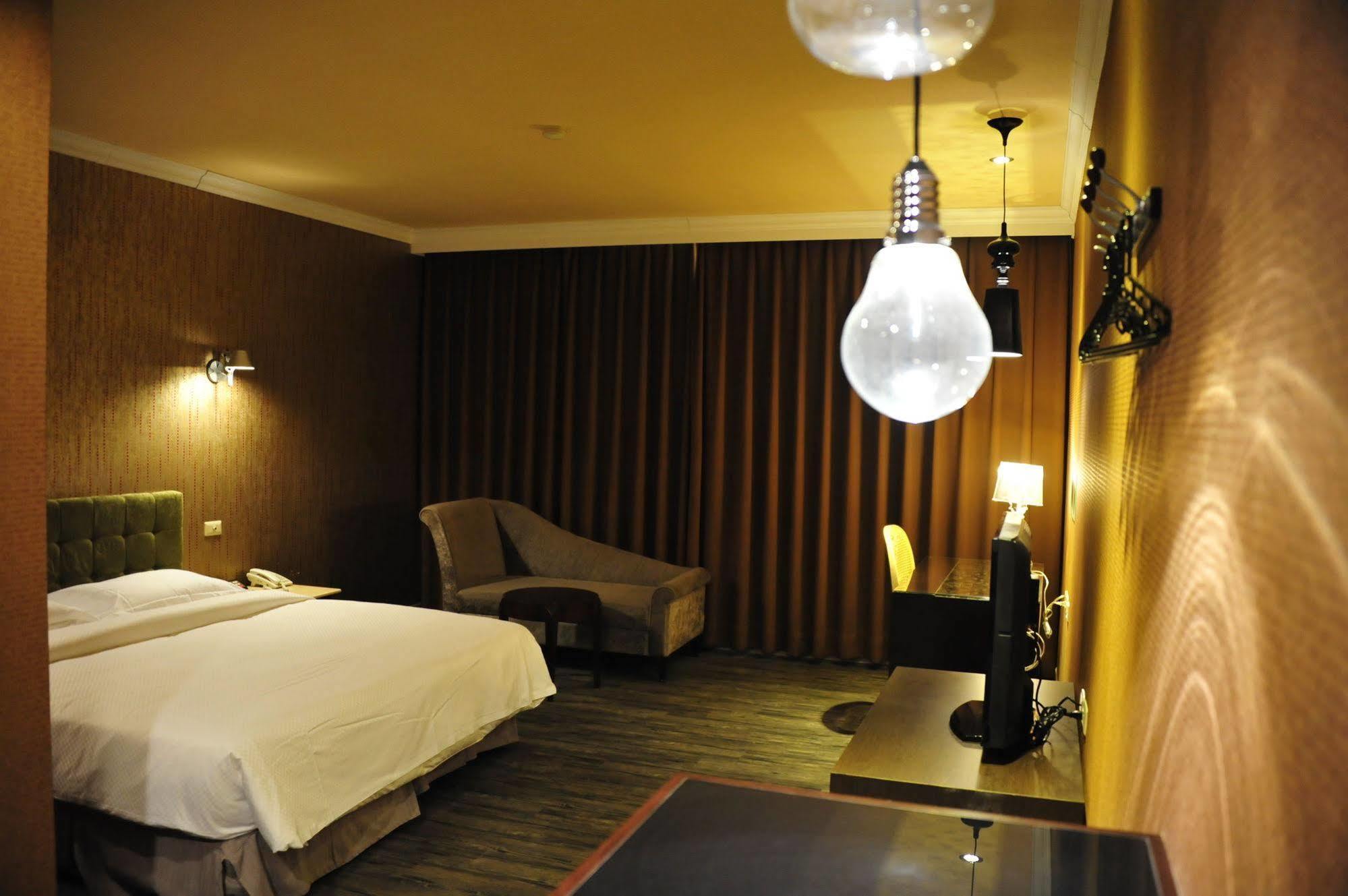 The Riverside Hotel & Motel Kaohsiung Exterior photo
