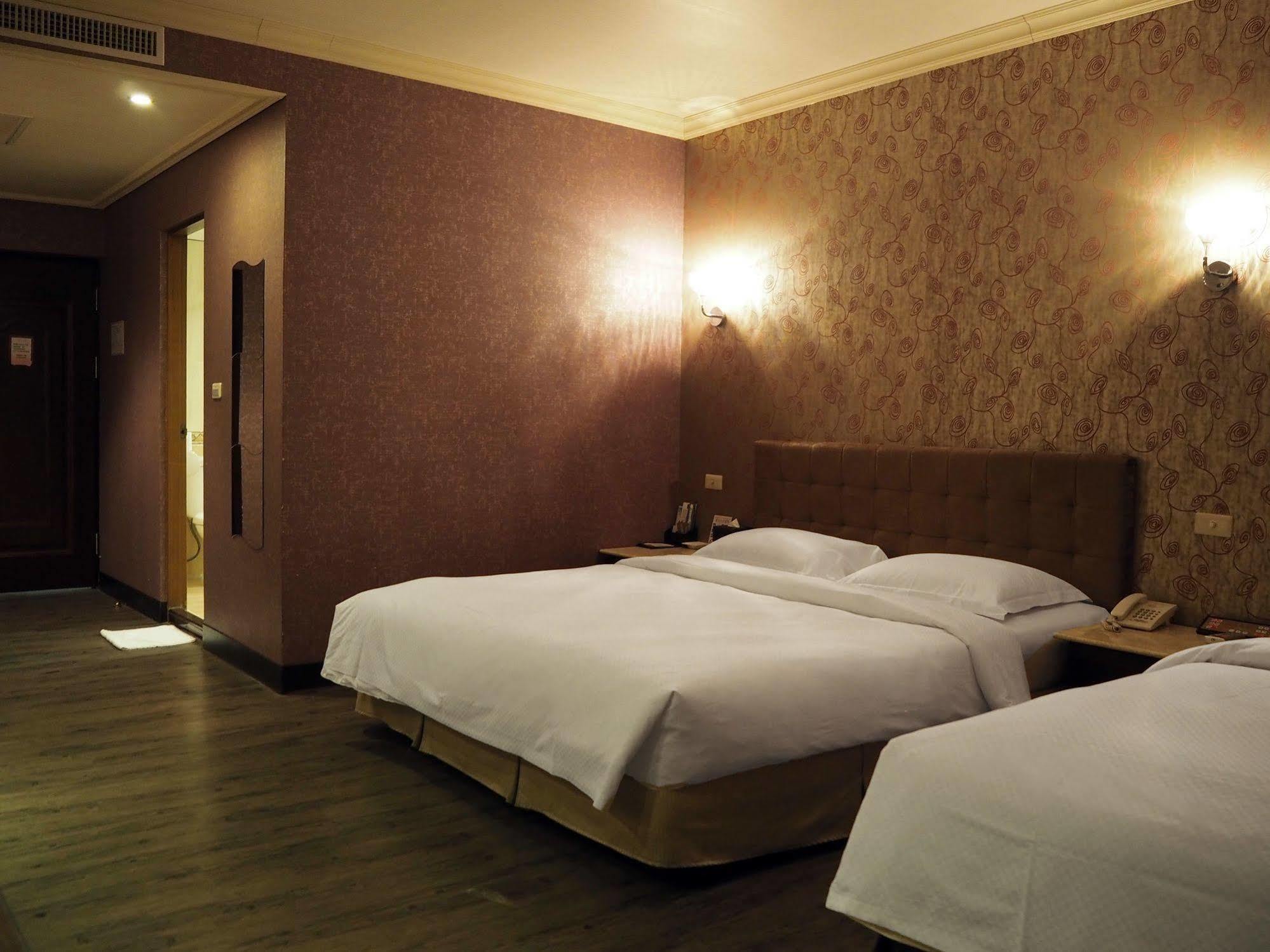 The Riverside Hotel & Motel Kaohsiung Exterior photo