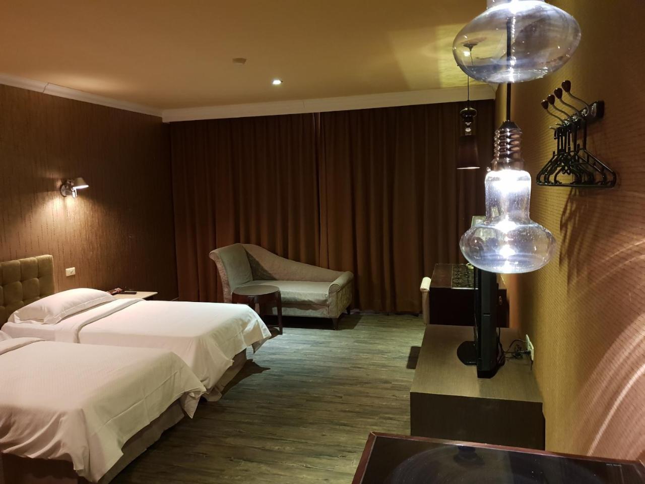 The Riverside Hotel & Motel Kaohsiung Exterior photo