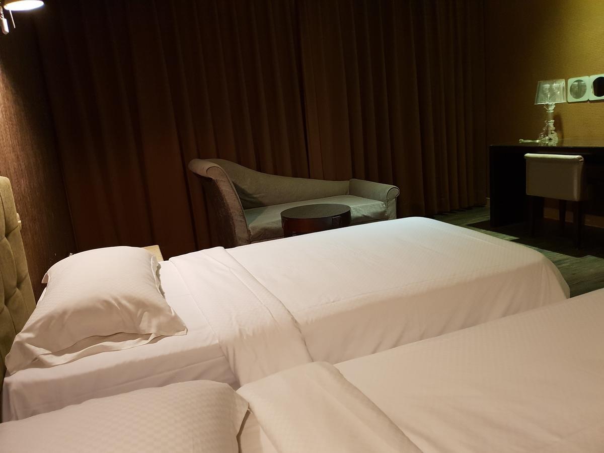 The Riverside Hotel & Motel Kaohsiung Exterior photo